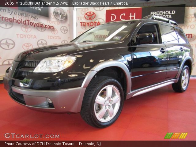2005 Mitsubishi Outlander XLS AWD in Labrador Black Pearl
