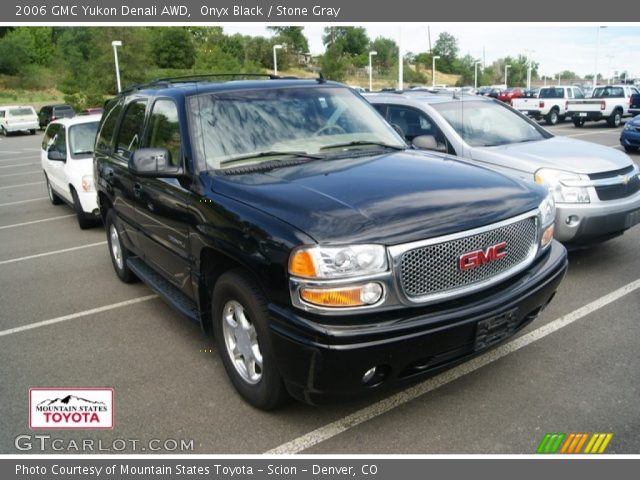 2006 GMC Yukon Denali AWD in Onyx Black