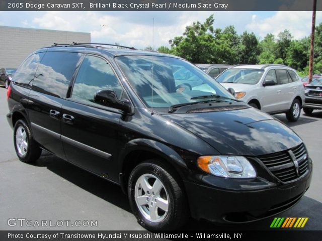 2005 Dodge Caravan SXT in Brilliant Black Crystal Pearl