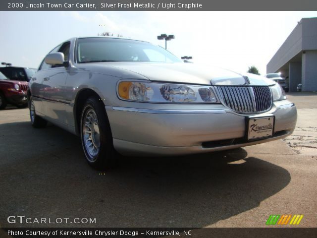 2000 Lincoln Town Car Cartier in Silver Frost Metallic