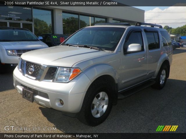 2006 Nissan Pathfinder SE 4x4 in Silver Lightning Metallic