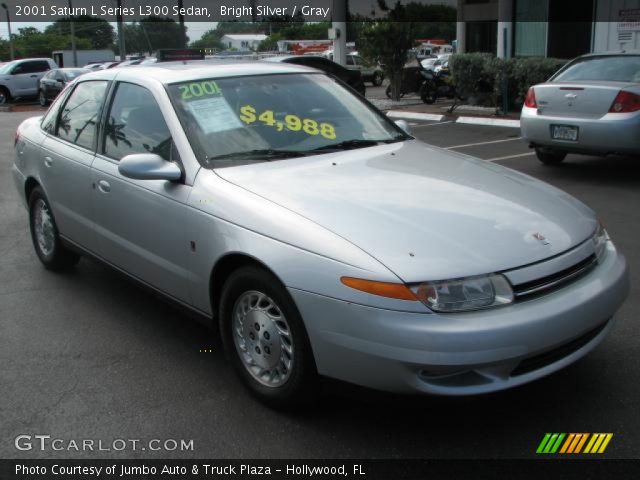 2001 Saturn L Series L300 Sedan in Bright Silver