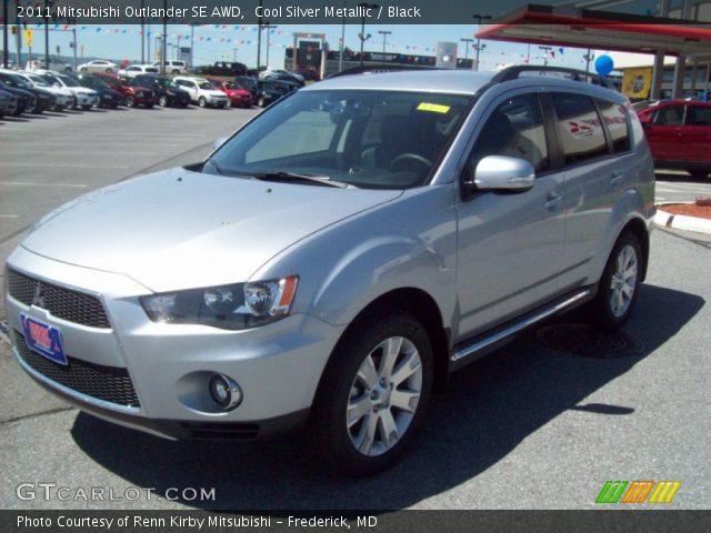 2011 Mitsubishi Outlander SE AWD in Cool Silver Metallic