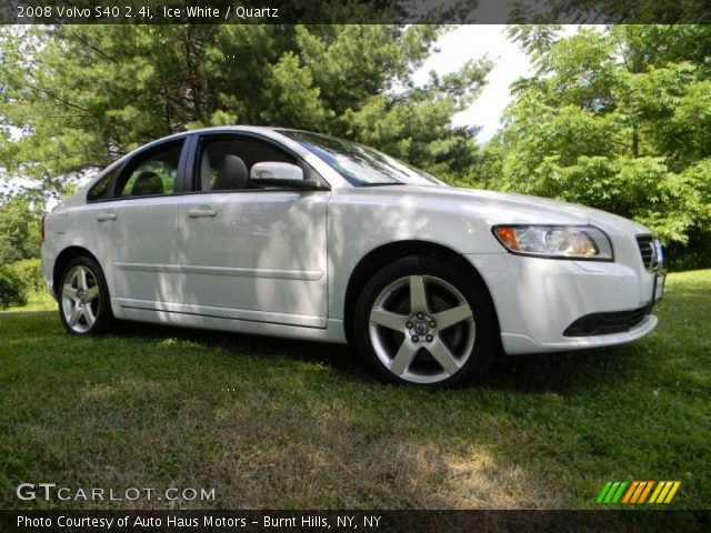 2008 Volvo S40 2.4i in Ice White
