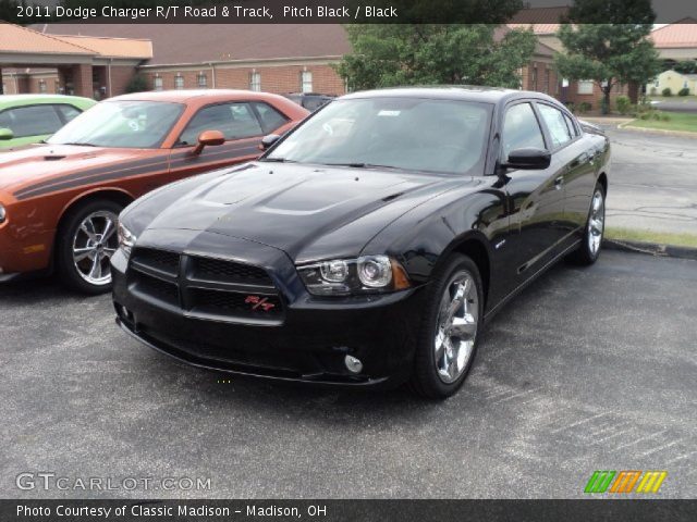 2011 Dodge Charger R/T Road & Track in Pitch Black