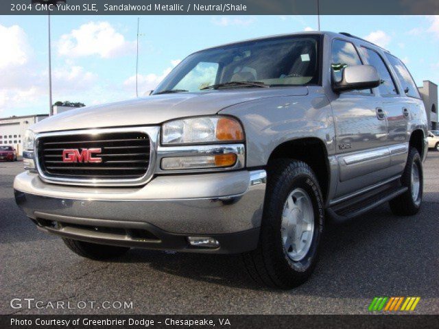 2004 GMC Yukon SLE in Sandalwood Metallic