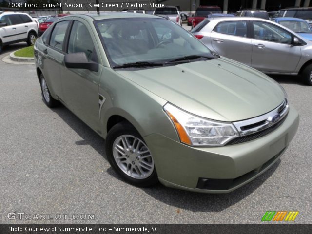 2008 Ford Focus SE Sedan in Kiwi Green