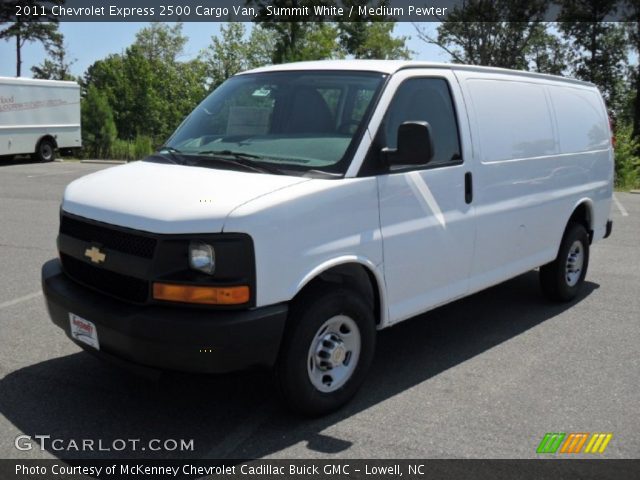 2011 Chevrolet Express 2500 Cargo Van in Summit White