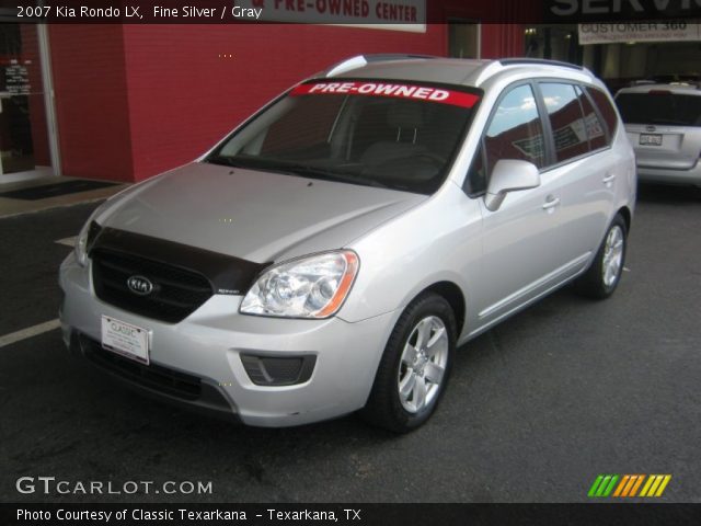 2007 Kia Rondo LX in Fine Silver