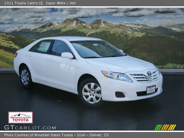 2011 Toyota Camry LE in Super White