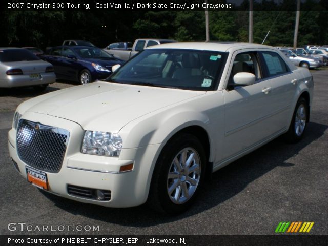 2007 Chrysler 300 Touring in Cool Vanilla
