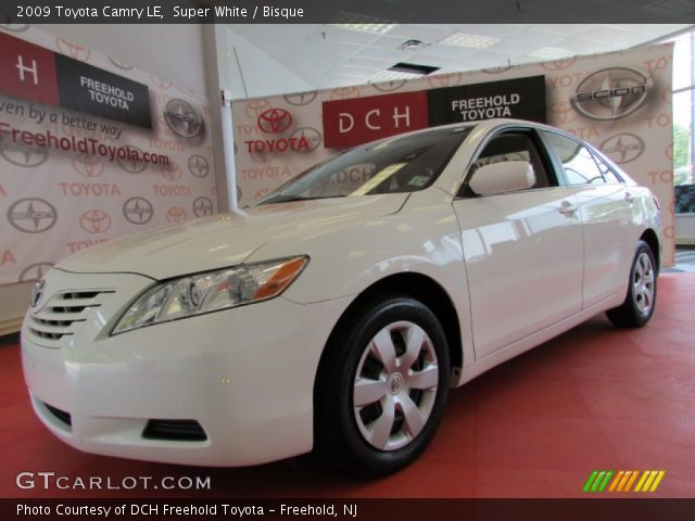 2009 Toyota Camry LE in Super White
