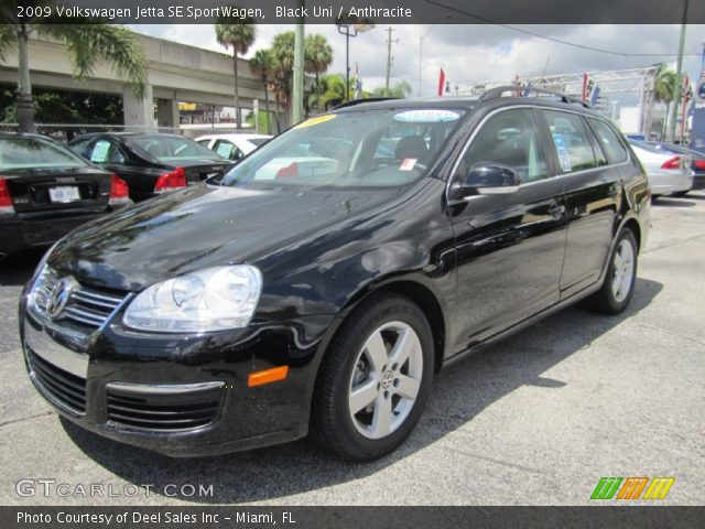 2009 Volkswagen Jetta SE SportWagen in Black Uni