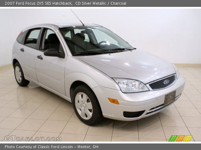 2007 Ford Focus ZX5 SES Hatchback in CD Silver Metallic