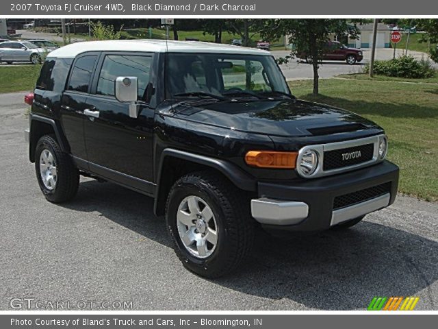 2007 Toyota FJ Cruiser 4WD in Black Diamond