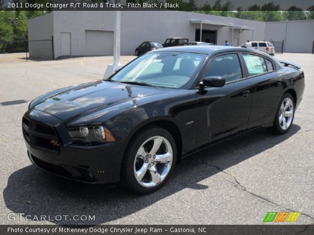 2011 Dodge Charger R/T Road & Track in Pitch Black