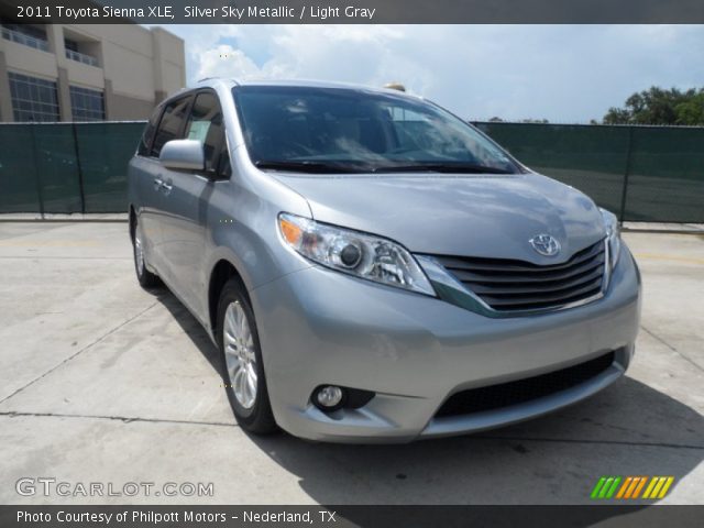 2011 Toyota Sienna XLE in Silver Sky Metallic