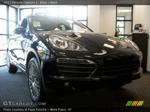 2011 Porsche Cayenne S in Black