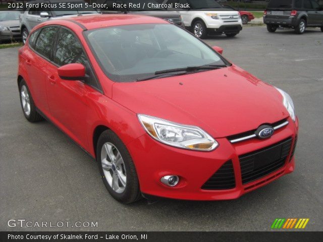 2012 Ford Focus SE Sport 5-Door in Race Red