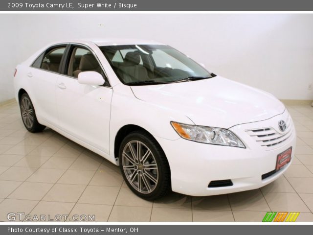 2009 Toyota Camry LE in Super White