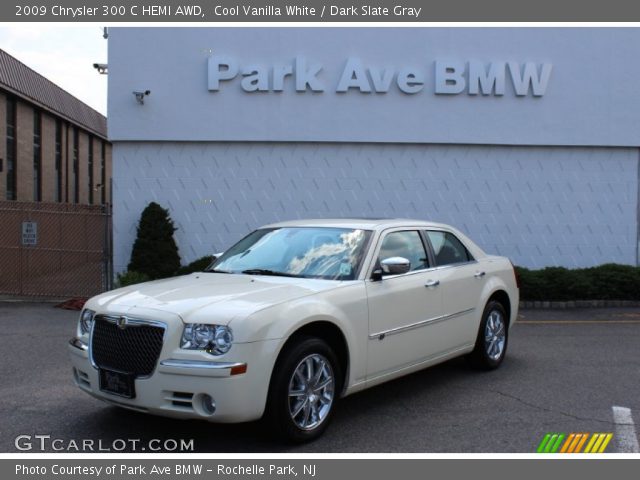 2009 Chrysler 300 C HEMI AWD in Cool Vanilla White