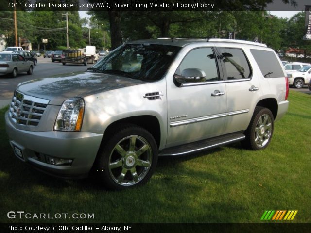 2011 Cadillac Escalade Luxury AWD in Silver Lining Metallic