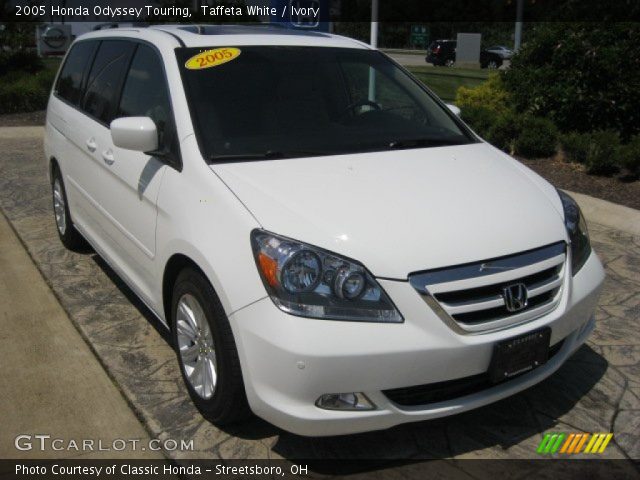 2005 Honda Odyssey Touring in Taffeta White