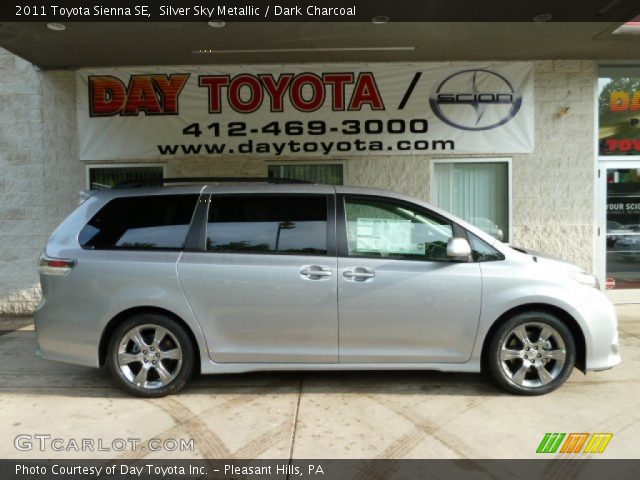 2011 Toyota Sienna SE in Silver Sky Metallic