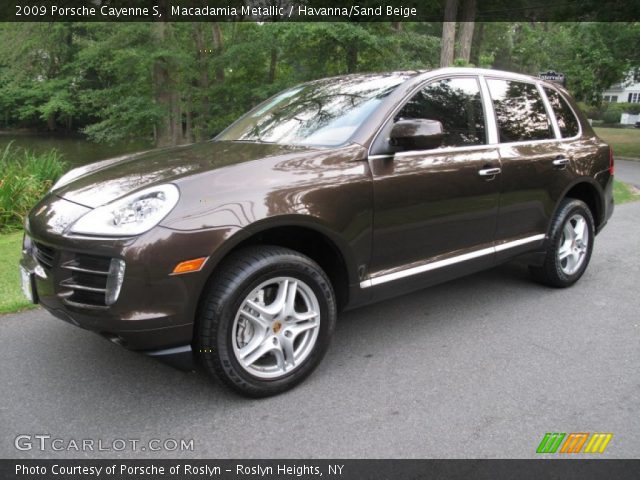 2009 Porsche Cayenne S in Macadamia Metallic