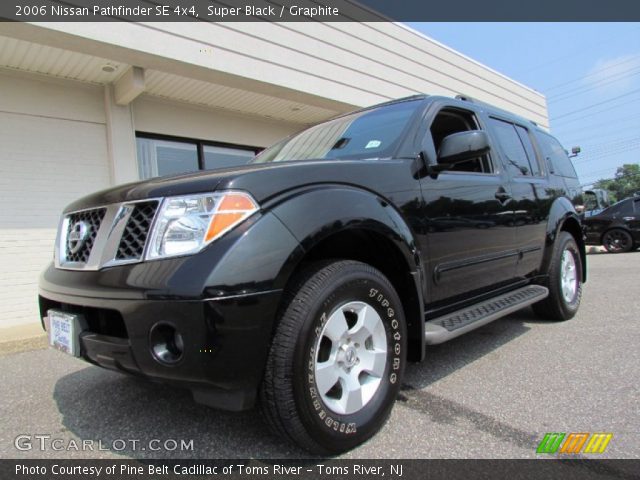 2006 Nissan Pathfinder SE 4x4 in Super Black