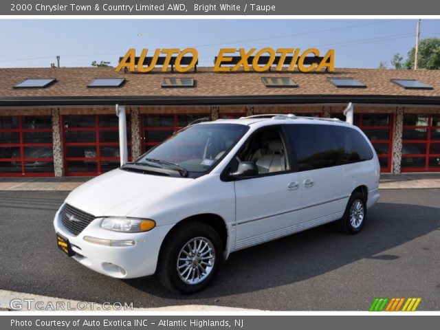 2000 Chrysler Town & Country Limited AWD in Bright White