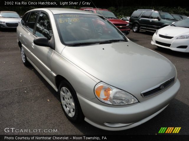 2002 Kia Rio Cinco Hatchback in Light Silver