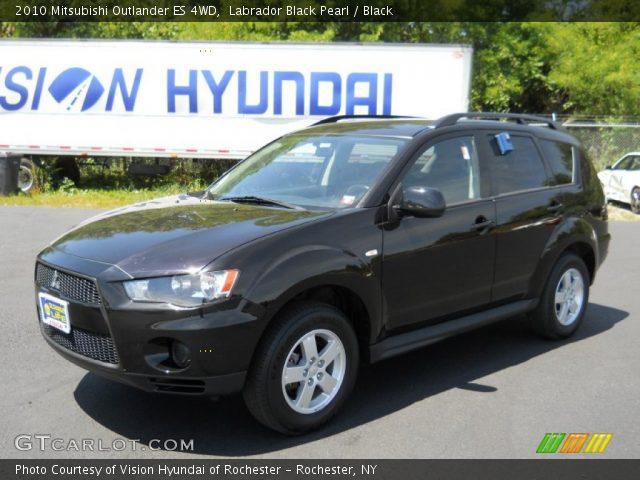 2010 Mitsubishi Outlander ES 4WD in Labrador Black Pearl