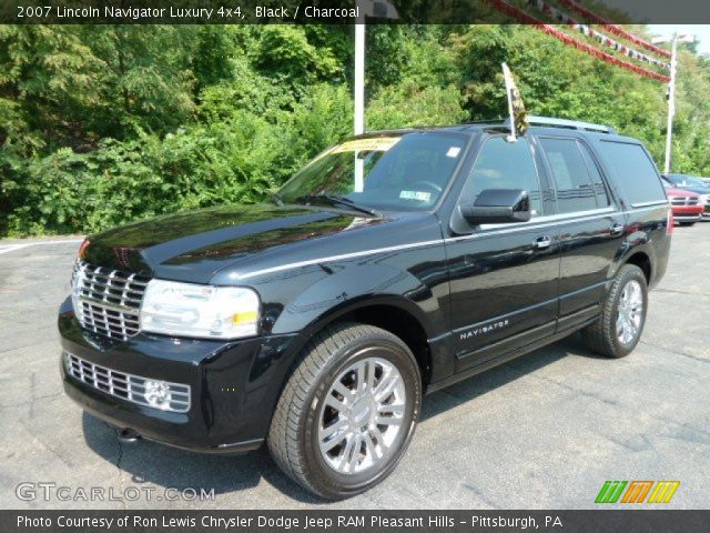 2007 Lincoln Navigator Luxury 4x4 in Black