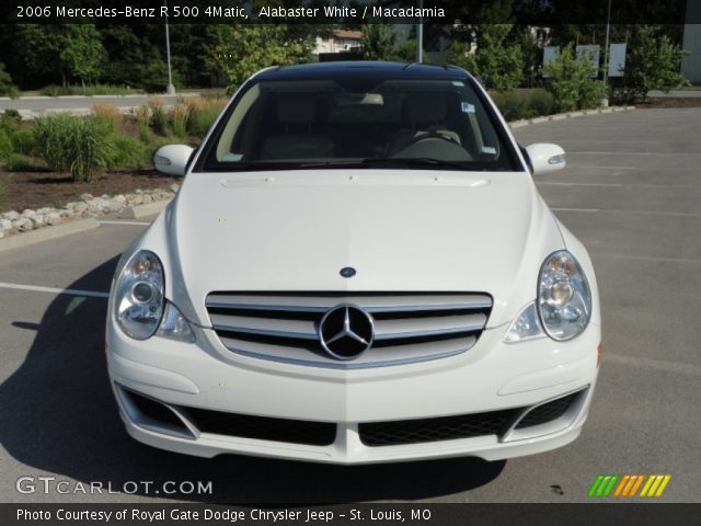 2006 Mercedes-Benz R 500 4Matic in Alabaster White