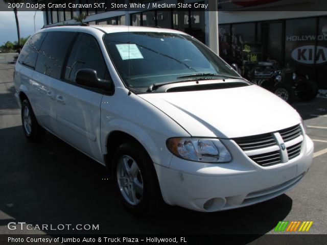 2007 Dodge Grand Caravan SXT in Stone White