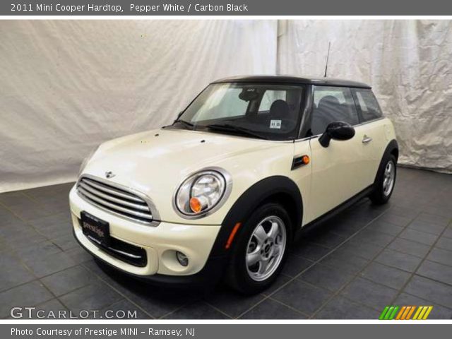 2011 Mini Cooper Hardtop in Pepper White