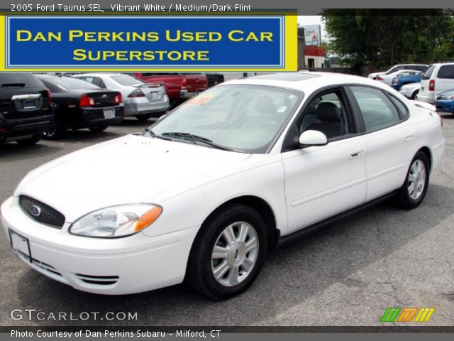 2005 Ford Taurus SEL in Vibrant White
