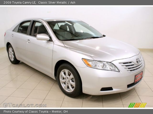 2009 Toyota Camry LE in Classic Silver Metallic