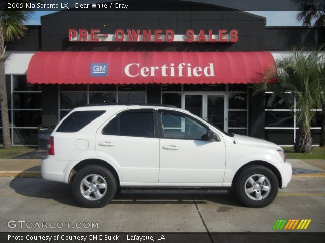 2009 Kia Sorento LX in Clear White