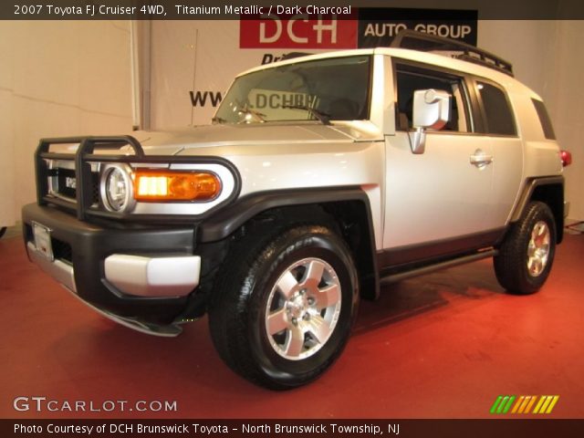 2007 Toyota FJ Cruiser 4WD in Titanium Metallic