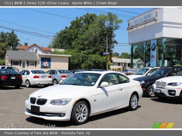 2011 BMW 3 Series 328i xDrive Coupe in Alpine White