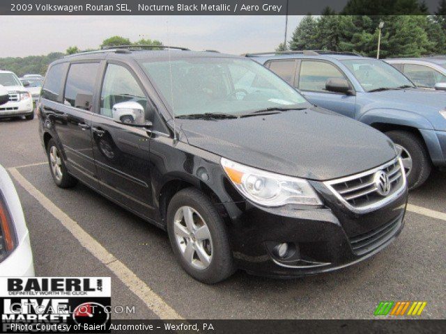 2009 Volkswagen Routan SEL in Nocturne Black Metallic