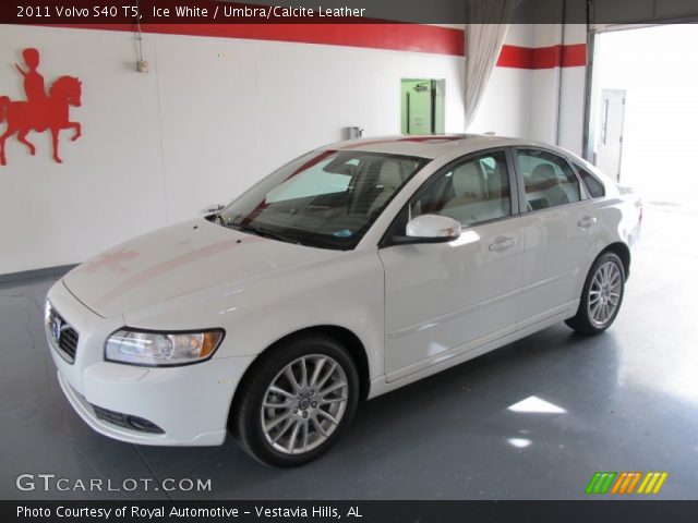 2011 Volvo S40 T5 in Ice White