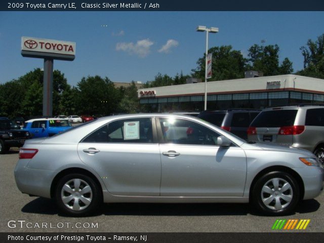 2009 Toyota Camry LE in Classic Silver Metallic