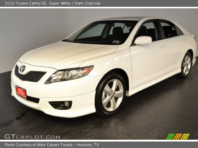 2010 Toyota Camry SE in Super White