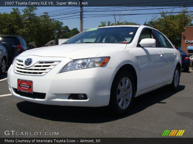 2007 Toyota Camry XLE V6 in Super White