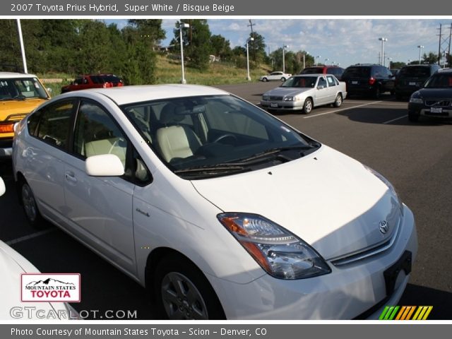 2007 Toyota Prius Hybrid in Super White
