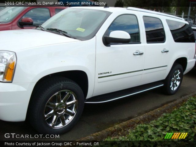 2011 GMC Yukon XL Denali AWD in Summit White