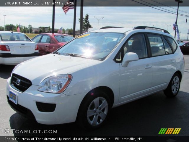 2009 Kia Rondo LX in Clear White